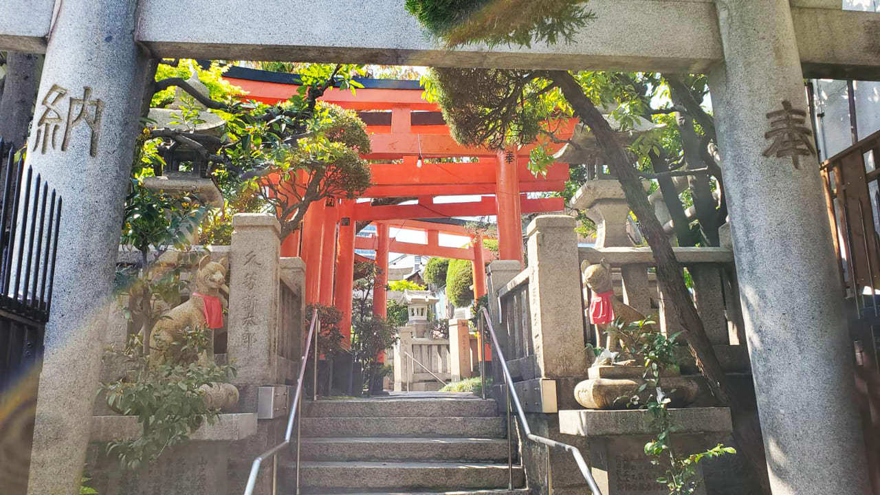 日本最古のビリケンさんが祀られている兵庫区にある松尾稲荷神社の画像