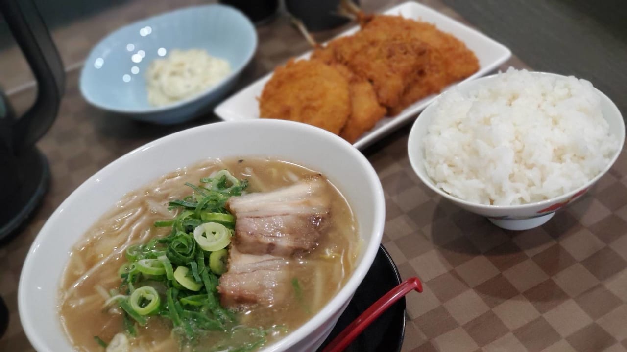 最後までアツアツスープと炙りチャーシューの旨いラーメン屋、長田神社参道にあるらーめん福だるまの画像