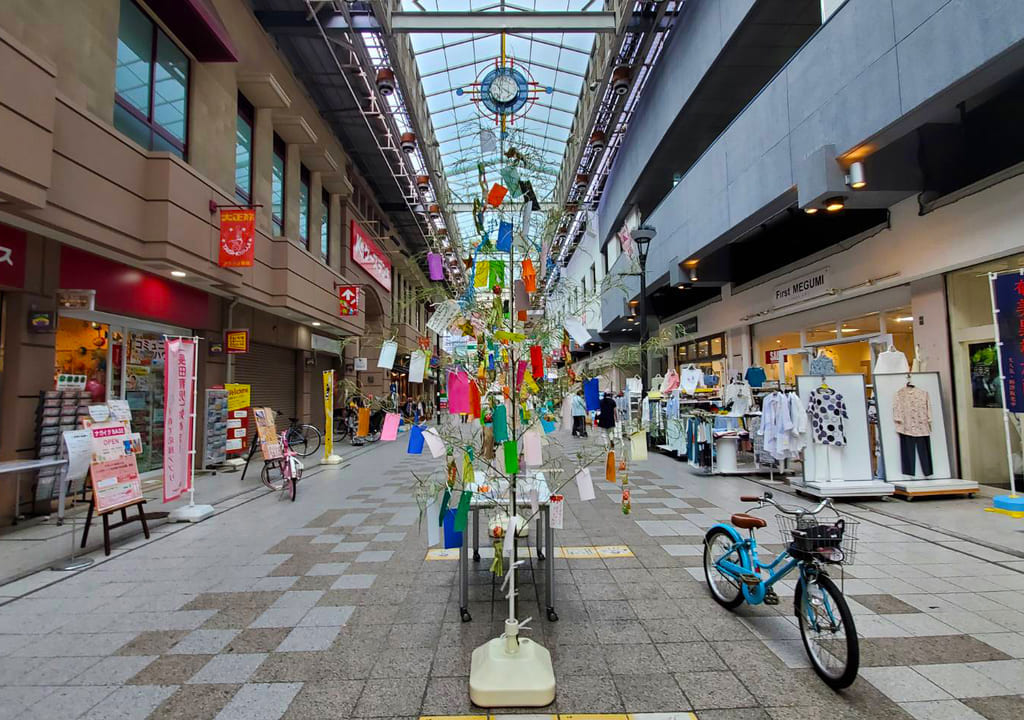 新長田大正筋商店街内で開催中の七夕イベント「短冊に願い事をかこう！」の画像