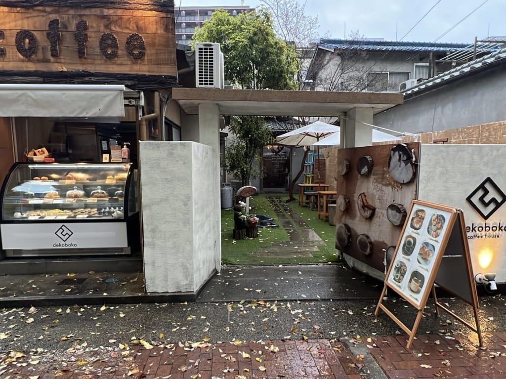 dekoboko_cafe